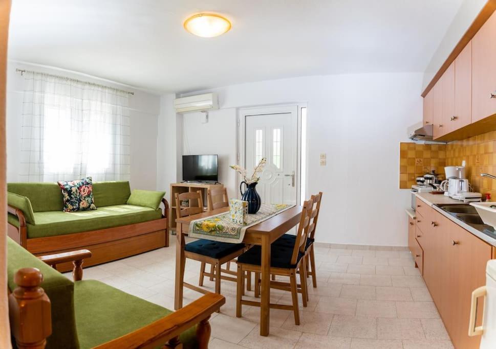 Central Little Home Καλαμπάκα Εξωτερικό φωτογραφία